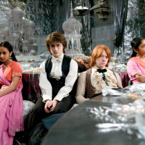 Parvati, Harry, Ron i Padma na Balu Bożonarodzeniowym.
