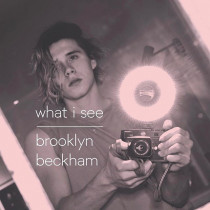 Brooklyn Beckham wydał album „What I See” ze zdjęciami swojego autorstwa.