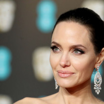 Angelina Jolie może stracić prawo do opieki nad dziećmi!