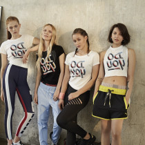 Takie koszulki powstały w ramach polskiej odsłony kampanii Puma #DOYOU. Za projekt odpowiada Zuzanna Rogatty.