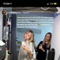 Miley Cyrus wrzuciła relację ze szpitala na Instagram Stories.