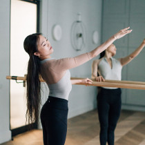 Yuka Ebihara to fantastyczna instruktorka pilatesu, ale przede wszystkim utalentowana tancerka baletowa.