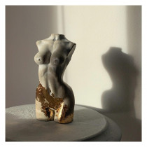 Figura betonowa Golden Bodies, 54 zł