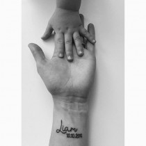 Tatuaż z imieniem dziecka - inspiracje