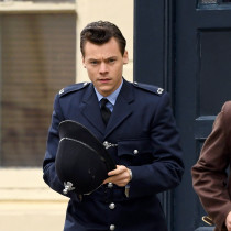 Harry Styles na planie filmu „My Policeman”.