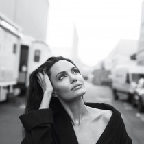 Angelina Jolie o rozwodzie, chorobie i macierzyństwie w Vanity Fair