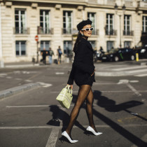 To właśnie te trendy na jesień 2021 królują teraz na ulicach Paryża. Podpatrzyliśmy na Paris Fashion Week