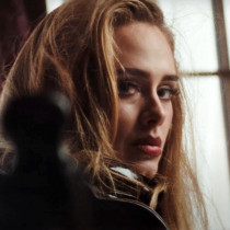 Nowy singiel Adele podbija internet. Adele wróciła z nowym singlem. „Easy On Me” hitem na miarę „Hello”?