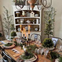 Dekoracje świąteczne na stół – w jakim stylu wybrać ozdoby? Przygotowaliśmy 3 różnorodne propozycje!