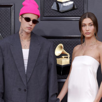 Hailey Bieber i Justin Bieber na gali Grammy 2022