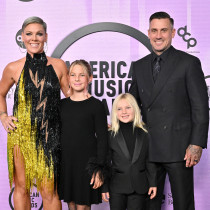 American Music Awards 2022: Pink z mężem i dziećmi