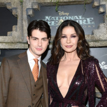 Catherine Zeta-Jones  z synem Dylanem