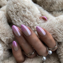 Modne paznokcie 2023: unicorn nails - najpiękniejsze inspiracje z Instagrama
