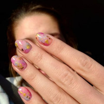 Modne paznokcie na lato 2023: Watercolor nails