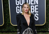 Gwiazdy Złote Globy 2018: Margot Robbie w kreacji Gucci