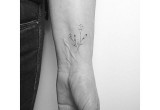 Tatuaże na rękę - kwiaty