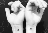 Tatuaże na rękę - yin i yang