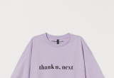 T-shirt z napisem z kolekcji Ariana Grande x H&M, 59,99 zł