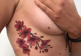 Tatuaż kwiat wiśni