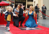 Ryan Reynolds i Blake Lively z córkami.