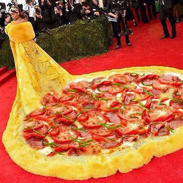 Rihanna jako pizza.