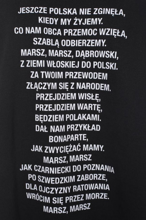 Vetements stworzył bluzę z Hymnem Polski! Wyprzedała się na pniu