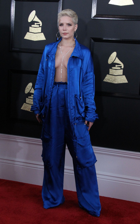 Grammy 2017: Halsey w garniturze  Christian Wijnants