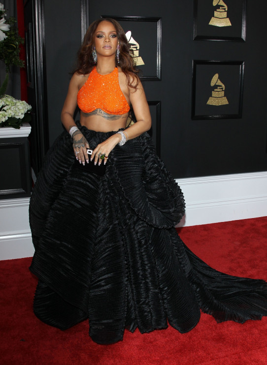 Grammy 2017: Rihanna w sukni Armani Prive