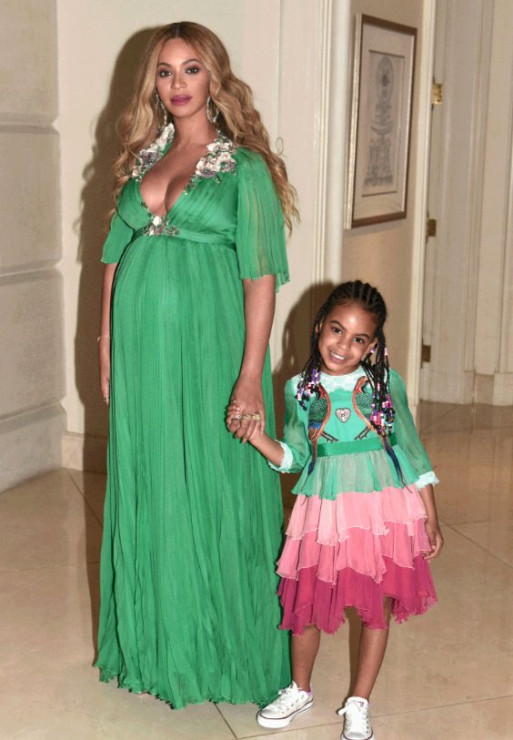 Beyonce i Blue Ivy w sukienkach Gucci
