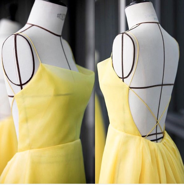 Emma Watson w żółtej sukni Dior jak z filmu "Piękna i Bestia"