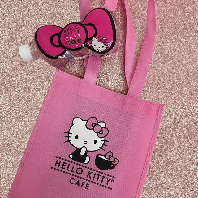 Hello Kitty Café, czyli najbardziej urocza kawiarnia świata
