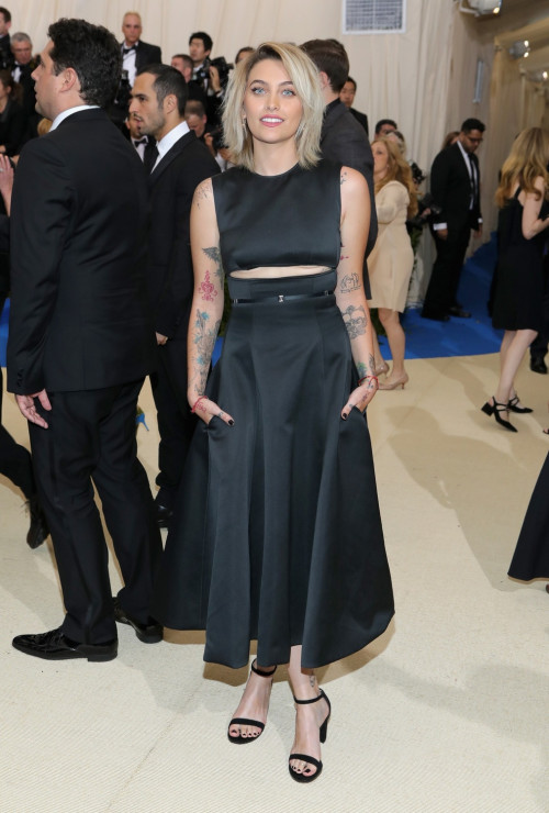Paris Jackson w sukience Calvin Klein na Met Gala 2017