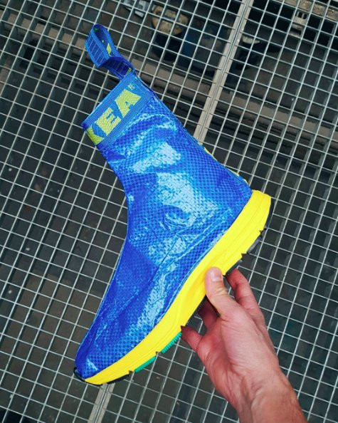 Buty wykonane z niebieskiej torby IKEA