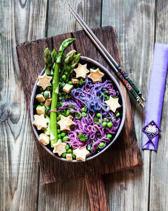#unicornnoodles to nowy trend kulinarny na Instagramie