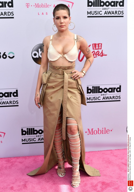 Billboard Music Awards 2017:Halsey na czerwonym dywanie