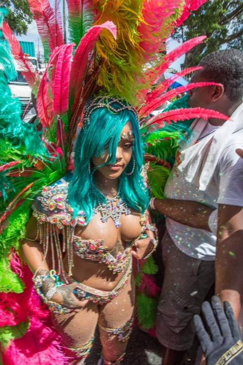 Rihanna w oryginalnym stroju na  Barbados Crop Over Festival