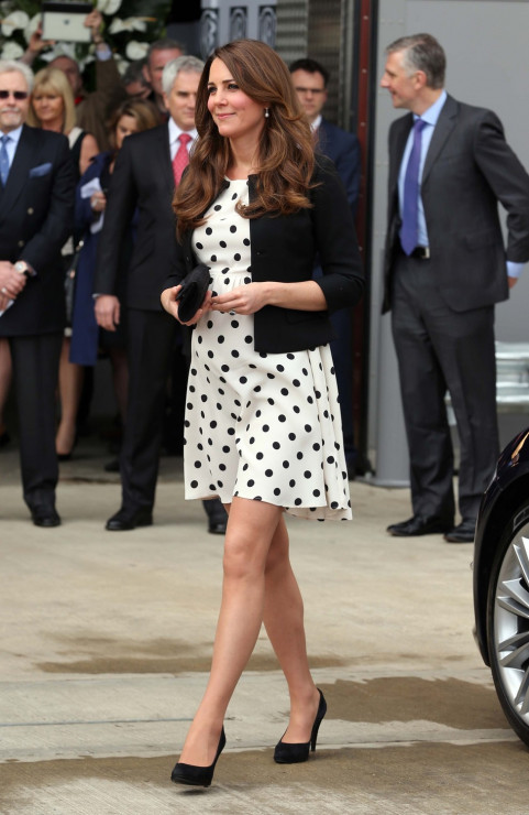 Kate Middleton w klasycznej sukience w kropki