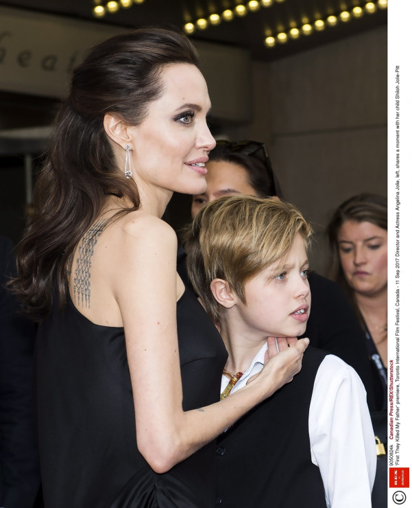 Angelina Jolie w klasycznym upięciu