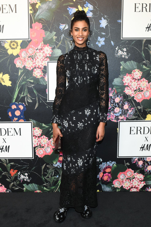Gwiazdy i blogerki w kolekcji ERDEM x H&M: Imaan Hammam w sukience ERDEM x H&M
