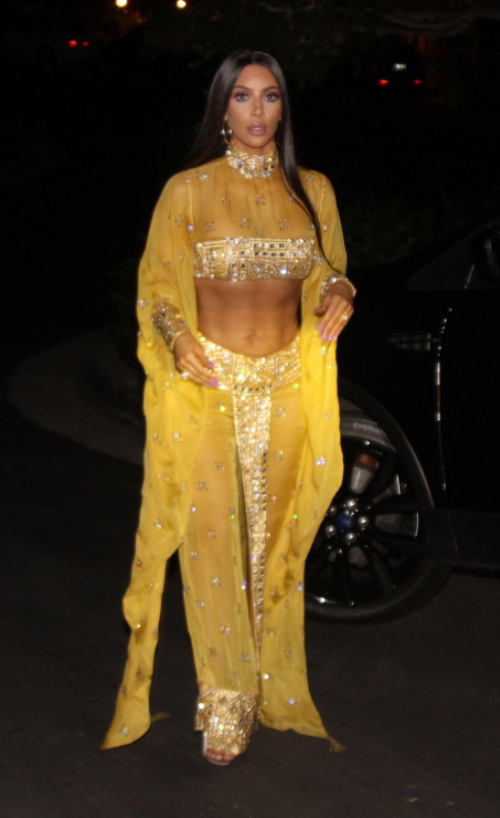 Kim Kardasian w kostiumie Cher