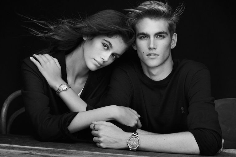 Kaia i Presley Gerber w kampanii zegarków Omega