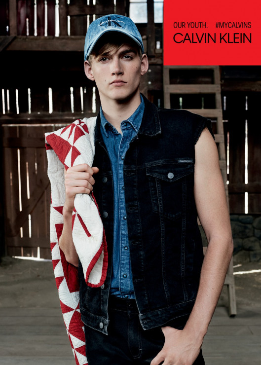 Presley Gerber w kampanii Calvin Klein Jeans wiosna-lato 2018