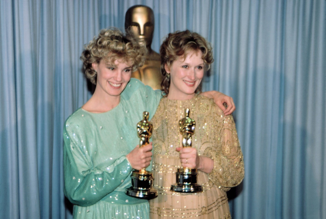Meryl Streep z Oscarem dla najlepszej aktorki pierwszoplanowej za „Wybór Zofii” i Jessica Lange ze statuetką dla najlepszej aktorki drugoplanowej za film „Tootsie”