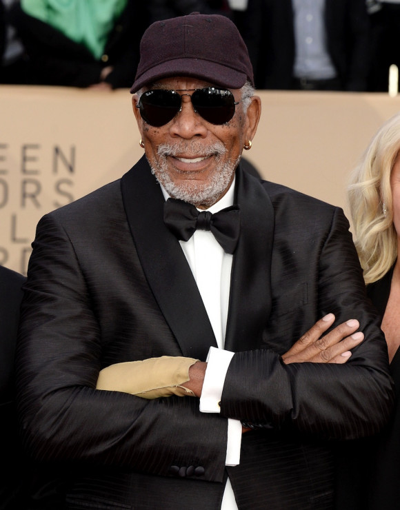 Morgan Freeman i jego złota rękawiczka na gali rozdania Nagród SAG