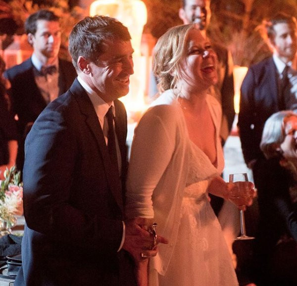 Amy i Chris podczas przyjęcia weselnego