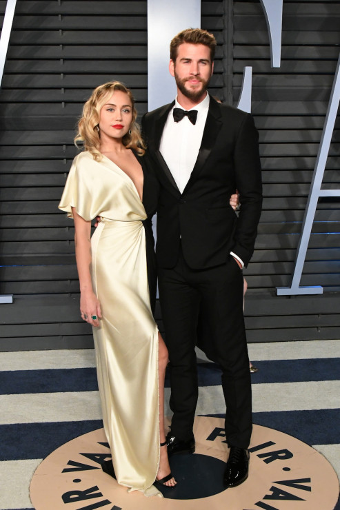 Oscary 2018 after party Vanity Fair: Mailey Cyrus i Liam Hemsworth