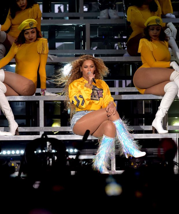 Beyonce żółtą bluzę założyła do piosenki „Formation”