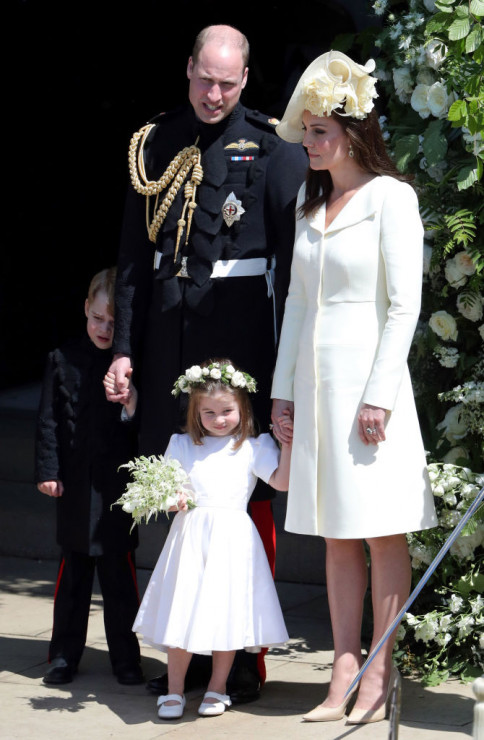 Książę William, księżna Kate, książę George i księżniczka Charlotte na ślubie księcia Harry'ego i Meghan Markle
