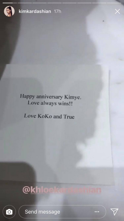 Podpis pod życzeniami od Khloé mówi sam za siebie.