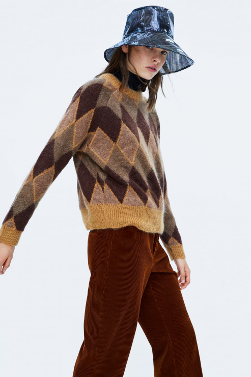 Sweter w romby marki Zara, 249 zł